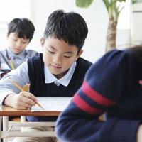 출산과 육아 부담을 덜 수 있도록 육아친화적 환경 조성